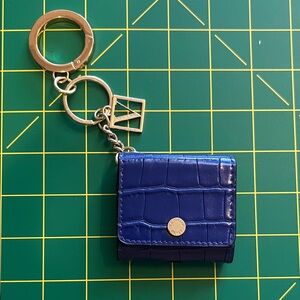 Victoria's Secret Blue Croc-Embossed Earbud Holder for AirPods or other